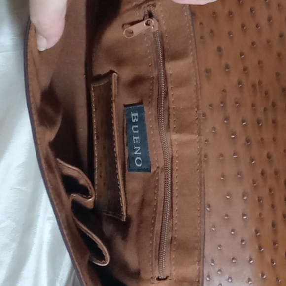 Bueno handbag with unique strap - Picture 5 of 5